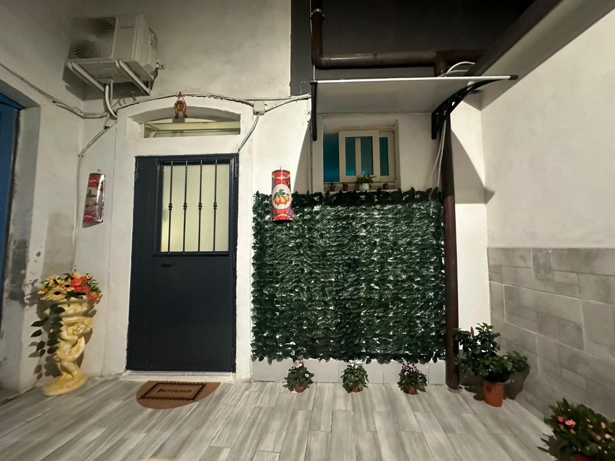 Апартаменты House Luroke Катания Экстерьер фото